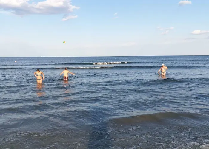 Sea Sound Mamaia Nord 公寓 那沃达利